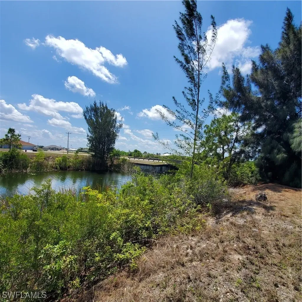 1601 NW 9th Place Cape Coral FL 33993