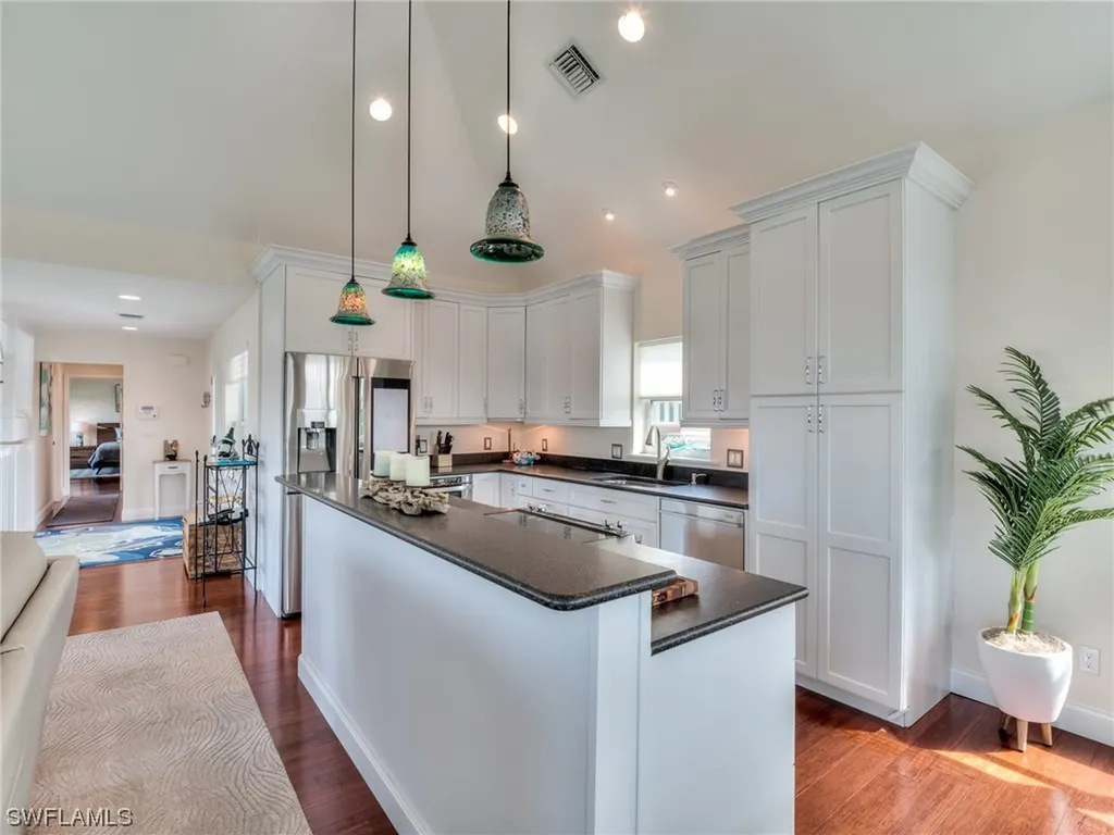 1511 Angel Drive Sanibel FL 33957