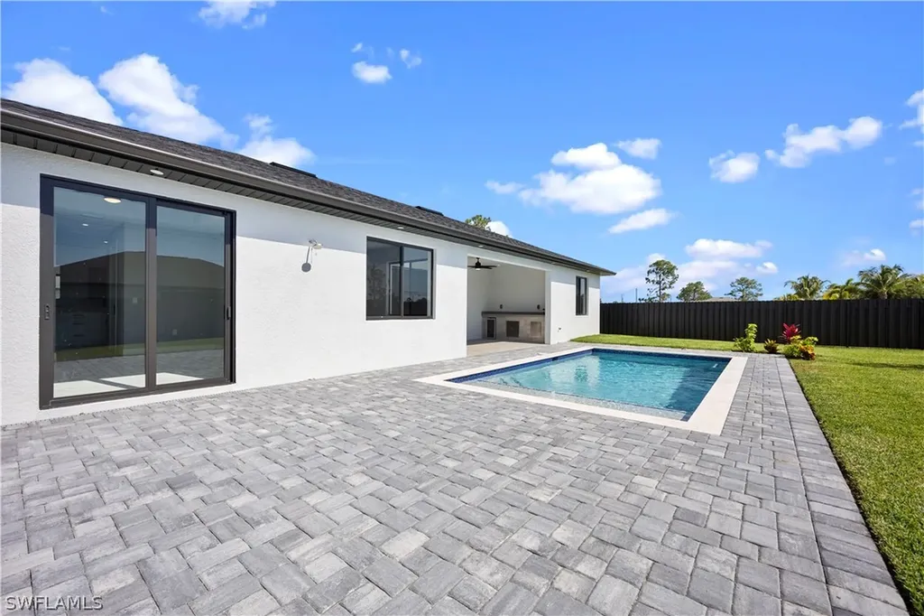 2914 NW 24th Avenue Cape Coral FL 33993