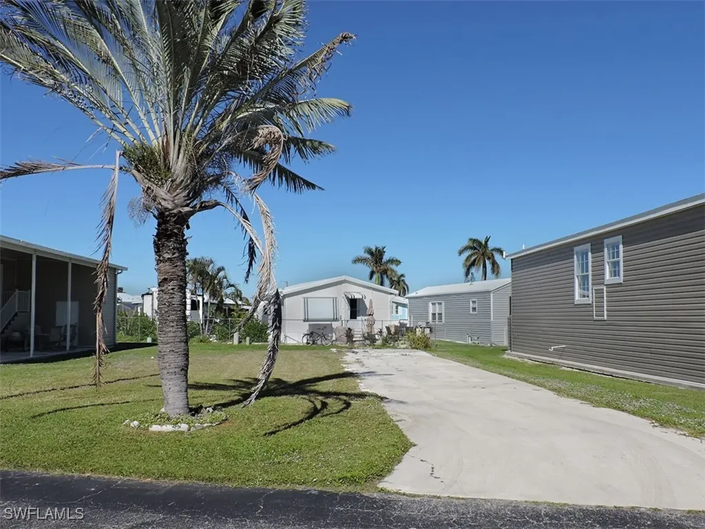 223 Derwent Boulevard W Fort Myers FL 33908