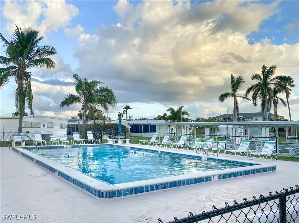 223 Derwent Boulevard W Fort Myers FL 33908