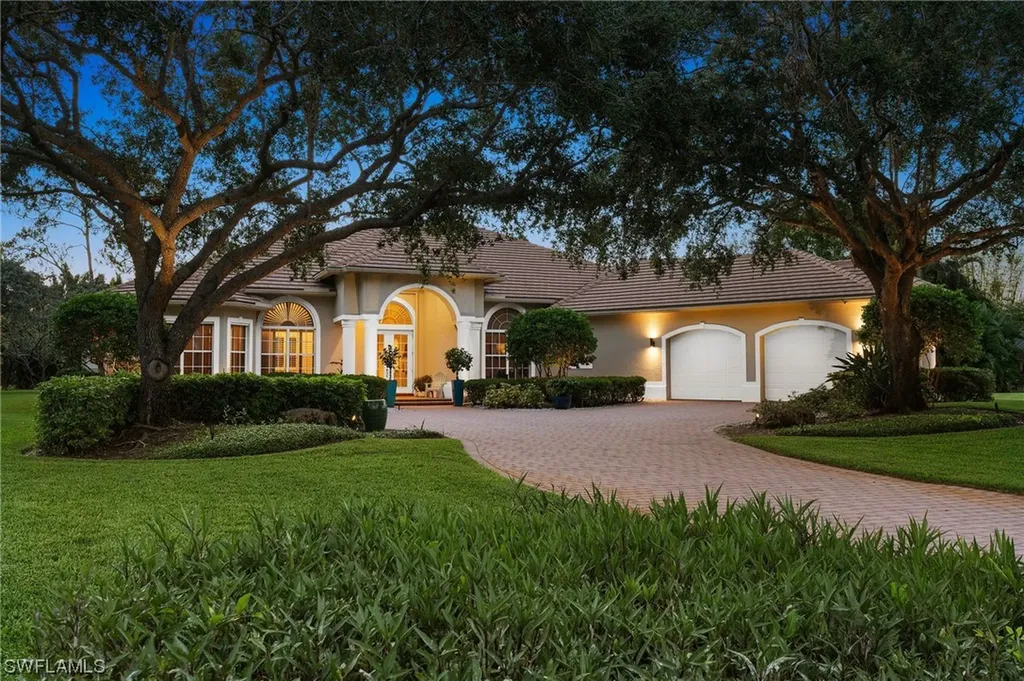 1903 Empress Court Naples FL 34110