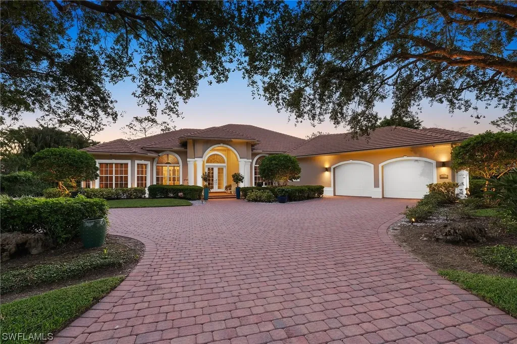 1903 Empress Court Naples FL 34110