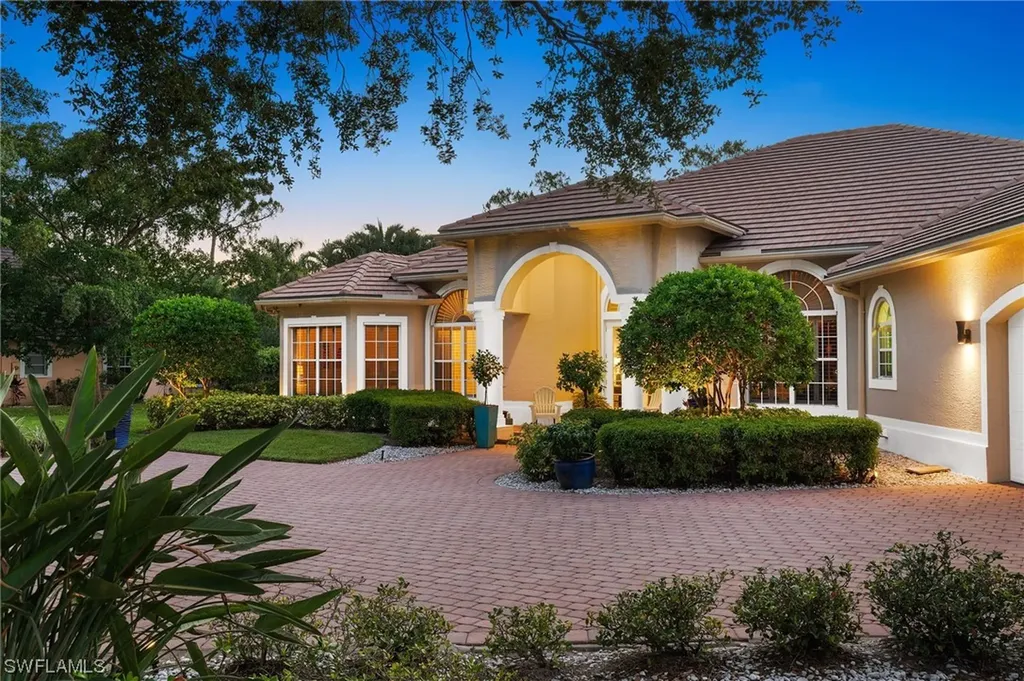1903 Empress Court Naples FL 34110