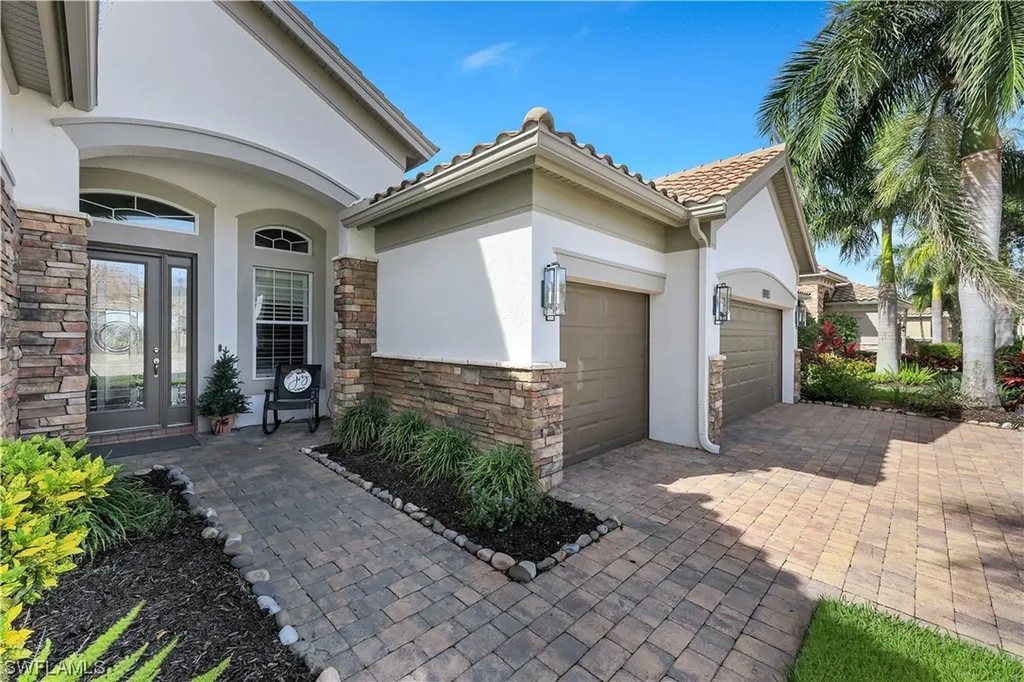8985 Quarry Drive Naples FL 34120