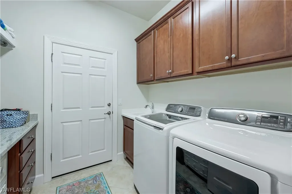 8985 Quarry Drive Naples FL 34120