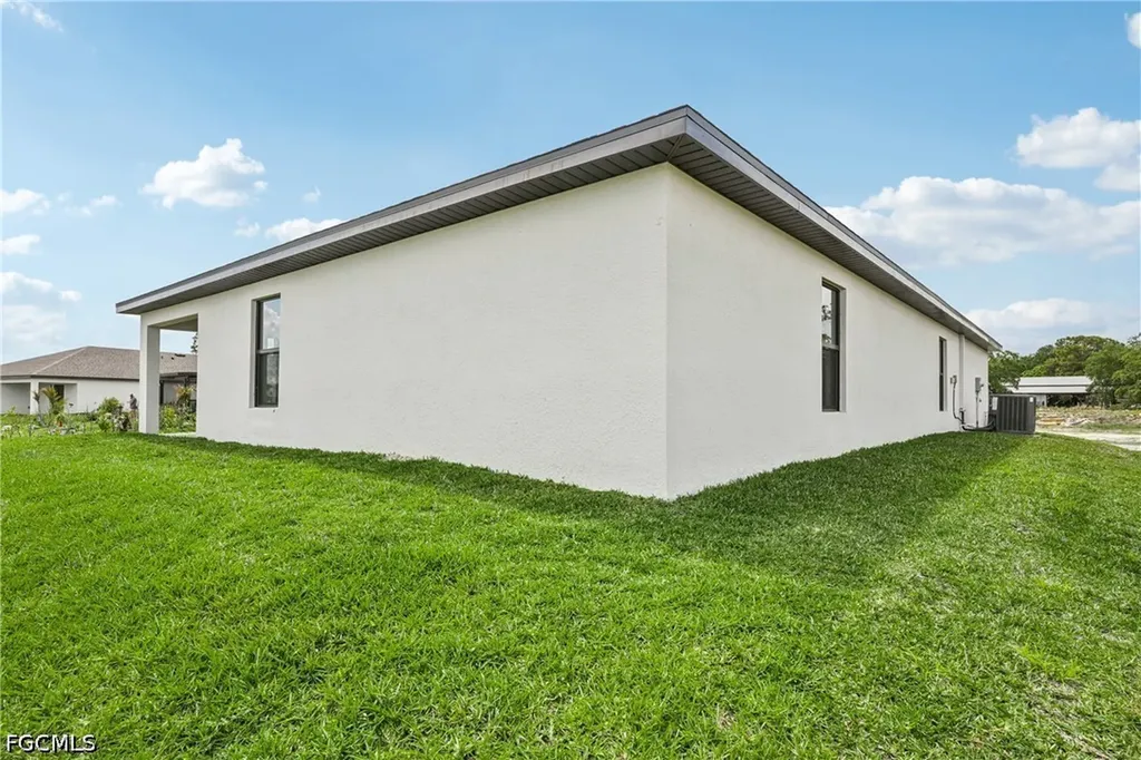 861 Gen D Macarthur Avenue Labelle FL 33935