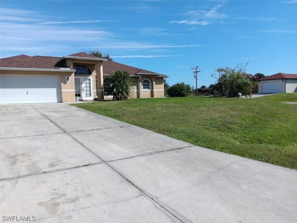 679 Mirror Lakes Court Lehigh Acres FL 33974