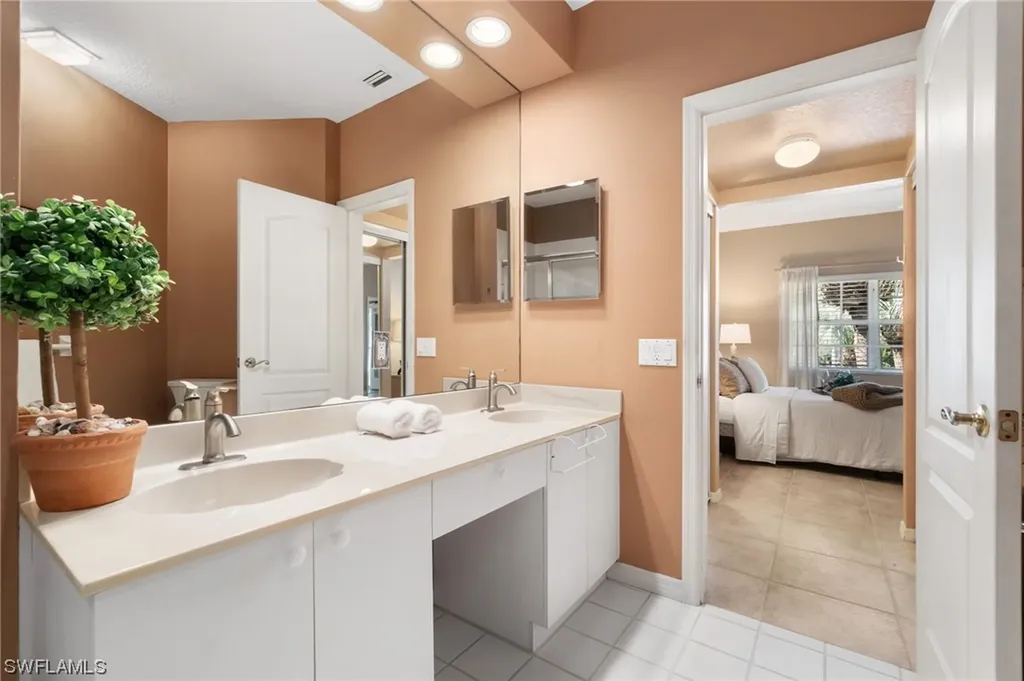 8325 Excalibur Circle Naples FL 34108