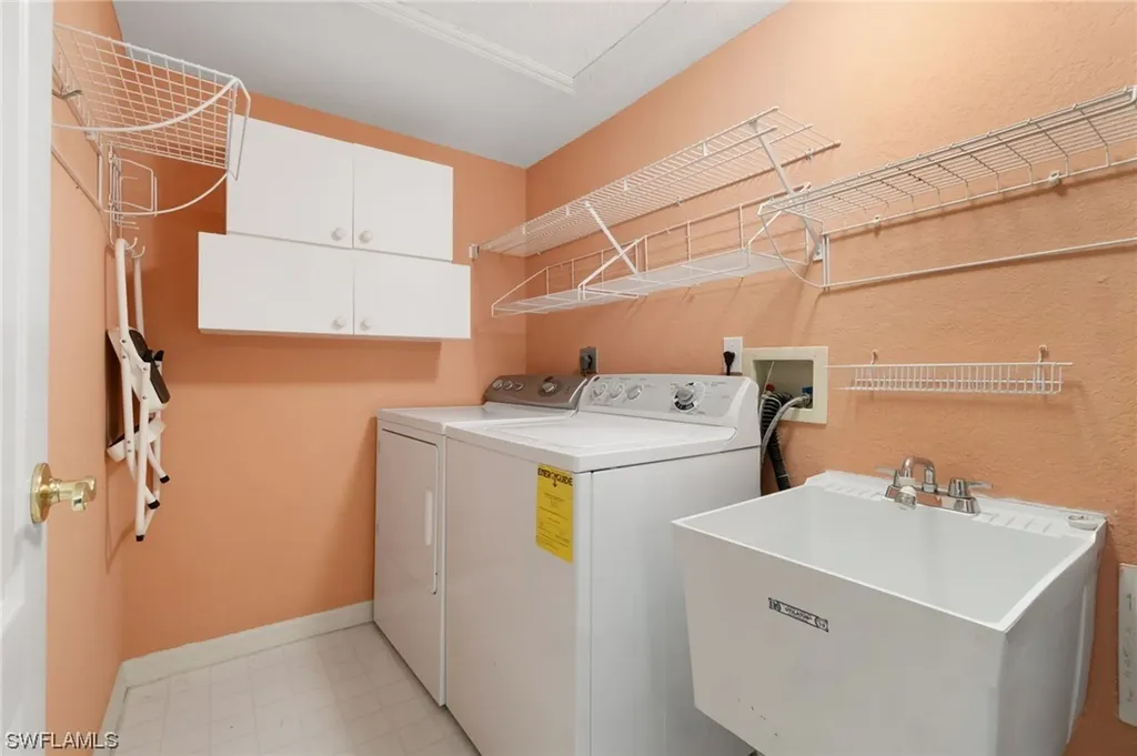 8325 Excalibur Circle Naples FL 34108