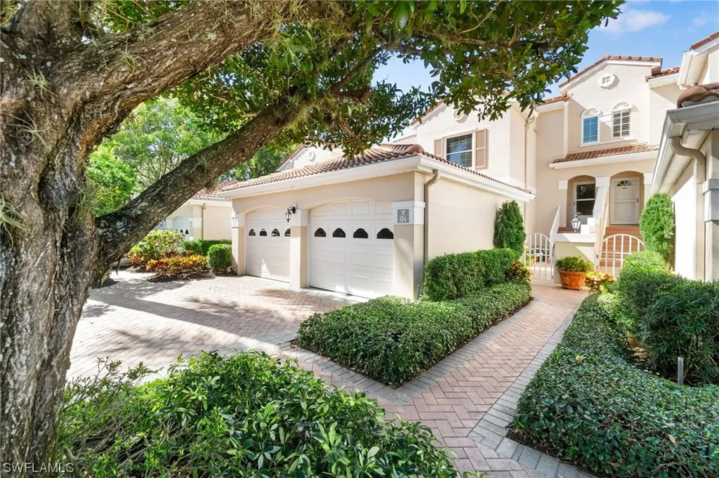 8325 Excalibur Circle Naples FL 34108