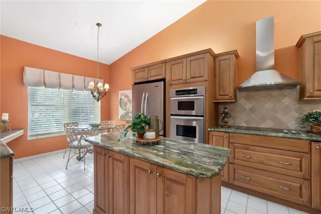 8325 Excalibur Circle Naples FL 34108