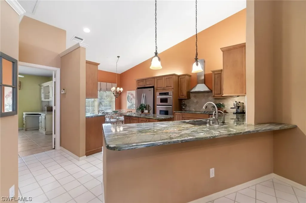 8325 Excalibur Circle Naples FL 34108