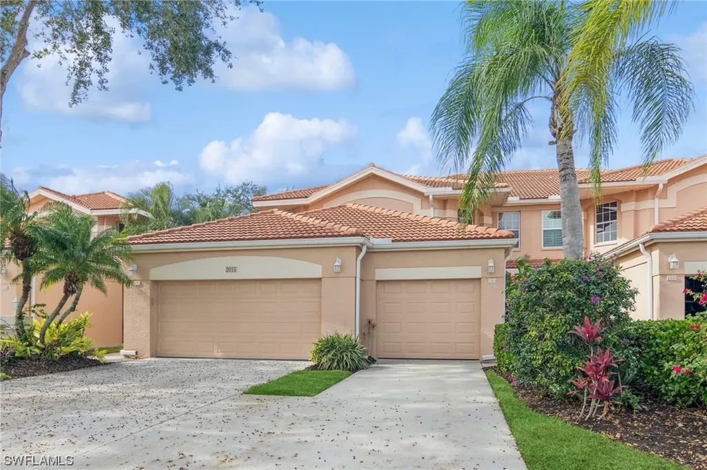 Naples FL, 2015 Crestview Way, Unit 119