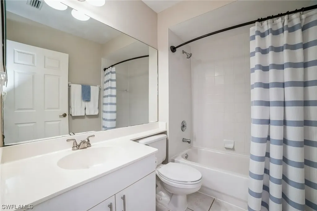 2015 Crestview Way Naples FL 34119