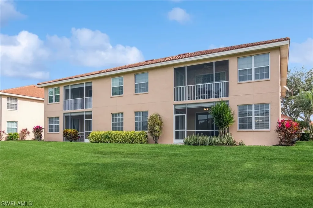 2015 Crestview Way Naples FL 34119