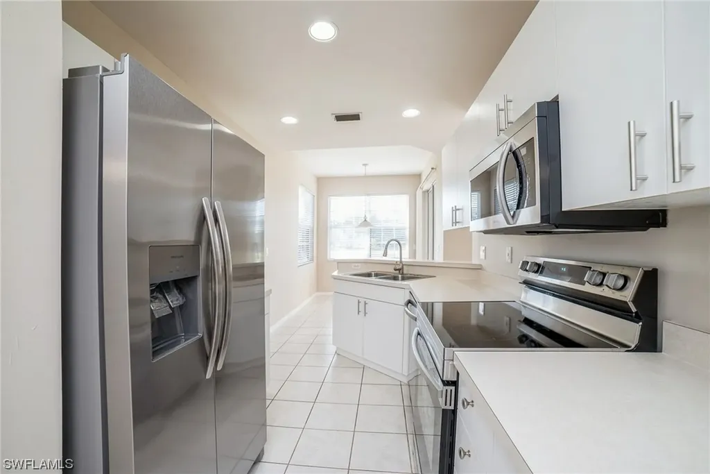 2015 Crestview Way Naples FL 34119