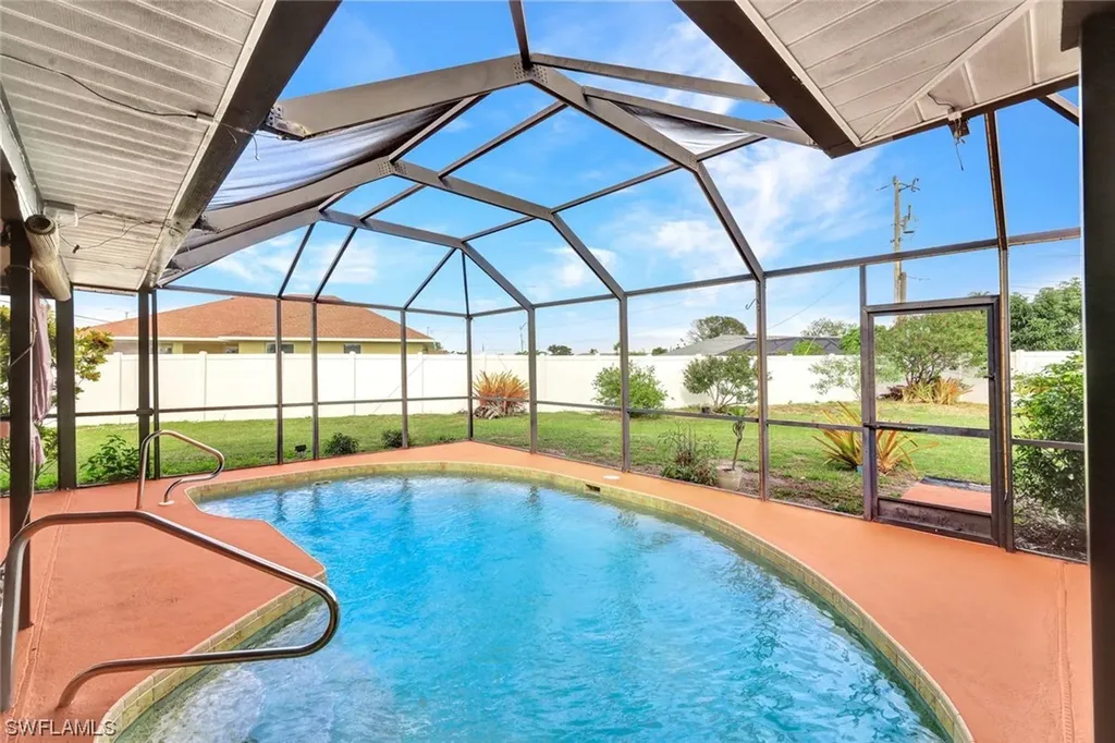 903 SE 19th Terrace Cape Coral FL 33990
