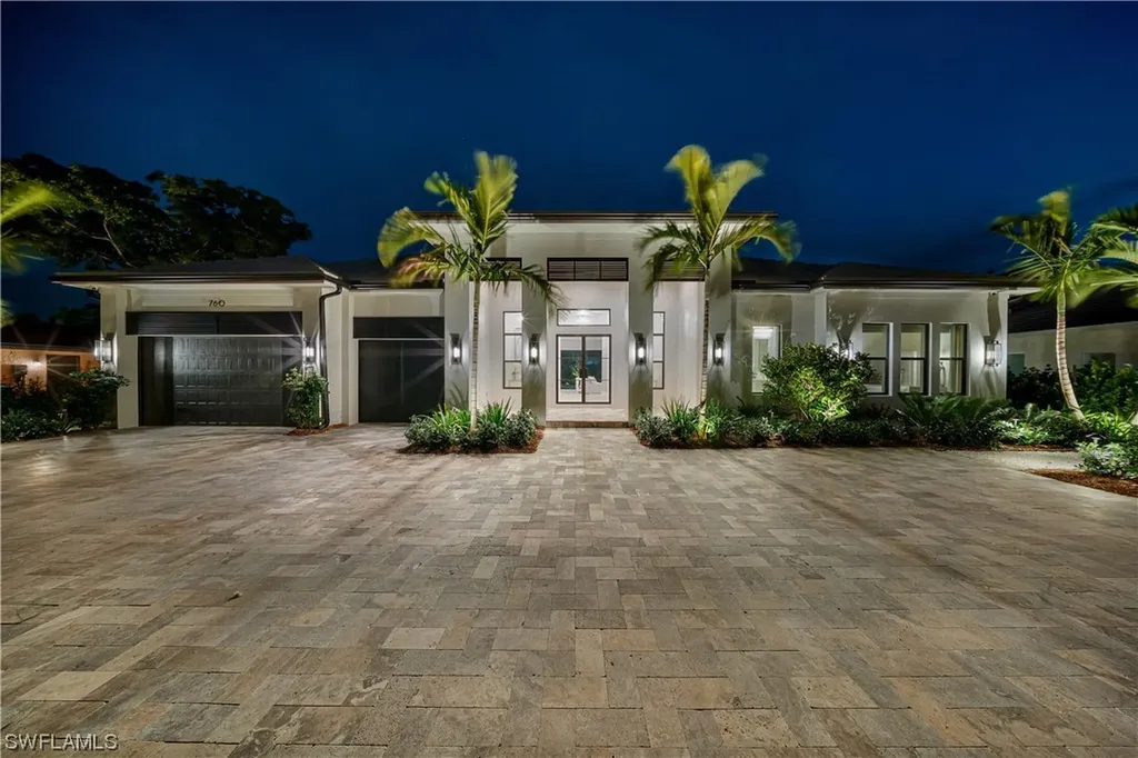760 Park Shore Drive Naples FL 34103