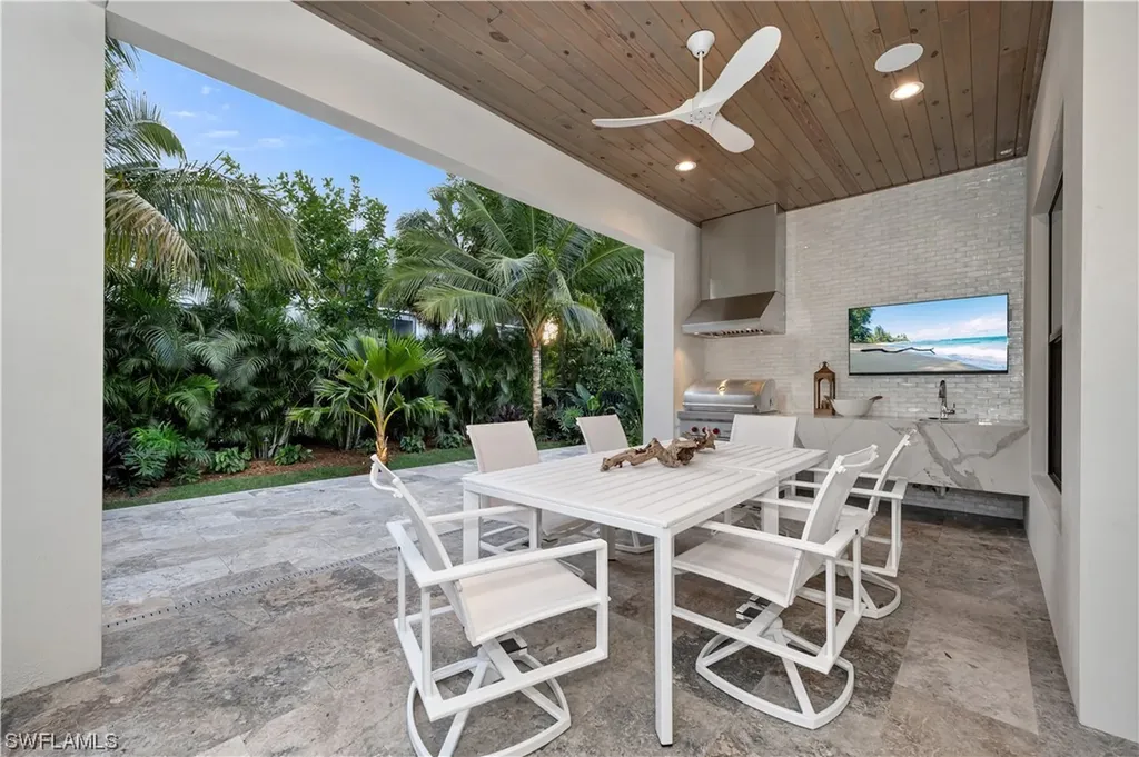 760 Park Shore Drive Naples FL 34103