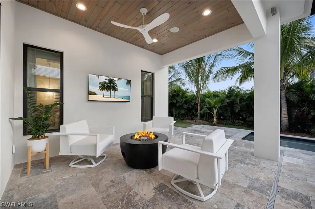 760 Park Shore Drive Naples FL 34103