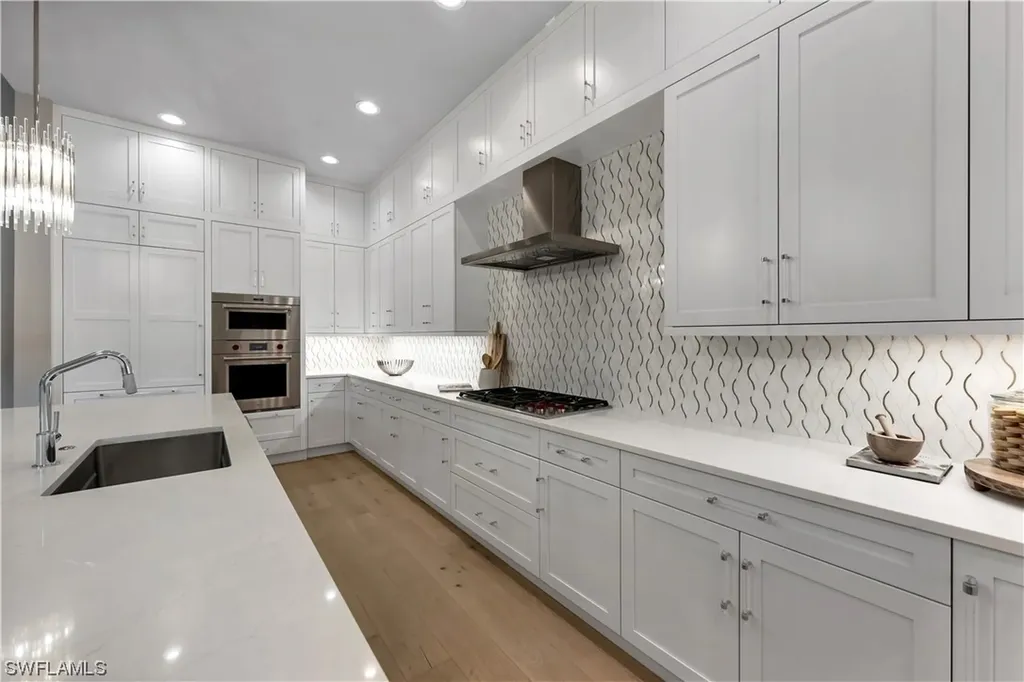 760 Park Shore Drive Naples FL 34103