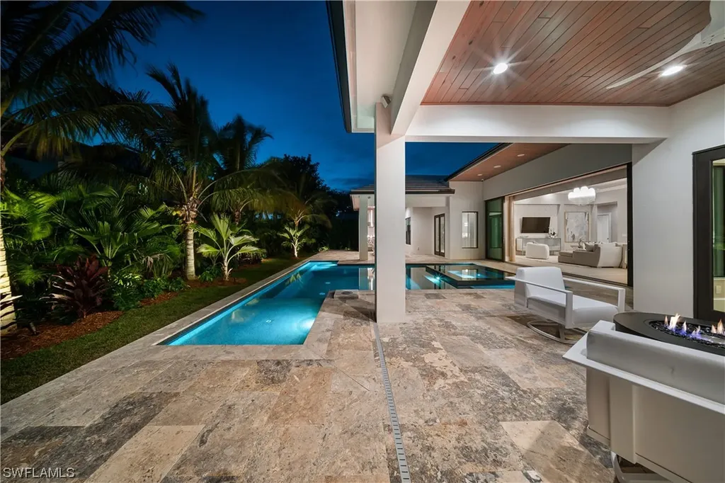 760 Park Shore Drive Naples FL 34103