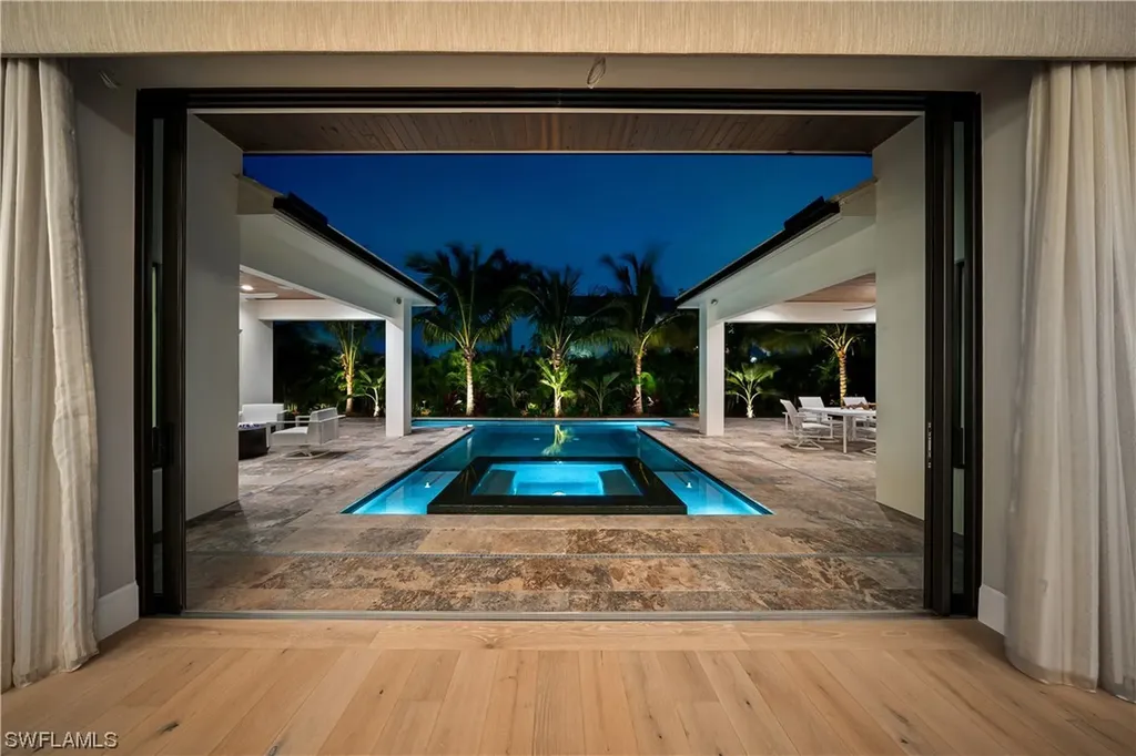 760 Park Shore Drive Naples FL 34103