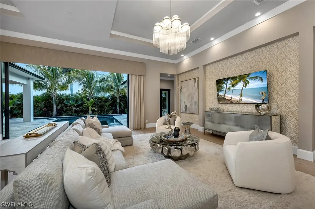 760 Park Shore Drive Naples FL 34103