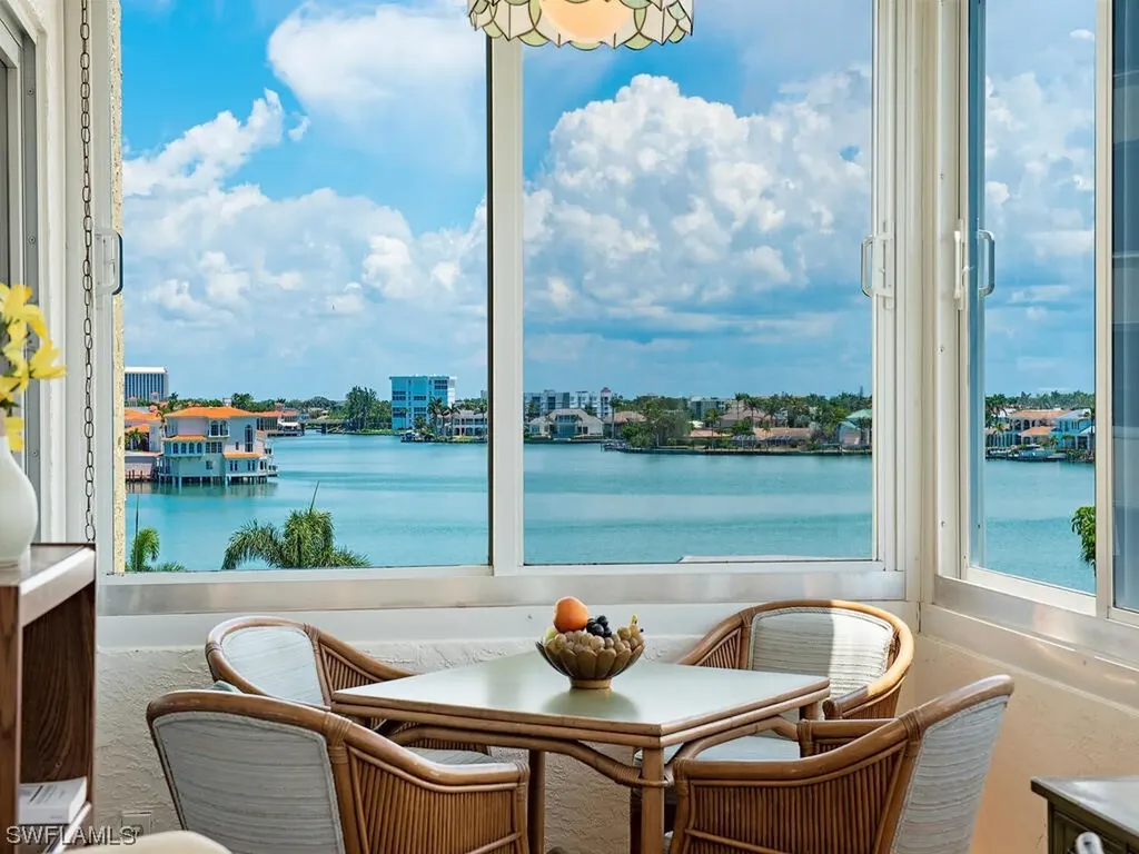 Naples FL, 3410 Gulf Shore Boulevard N, Unit 501