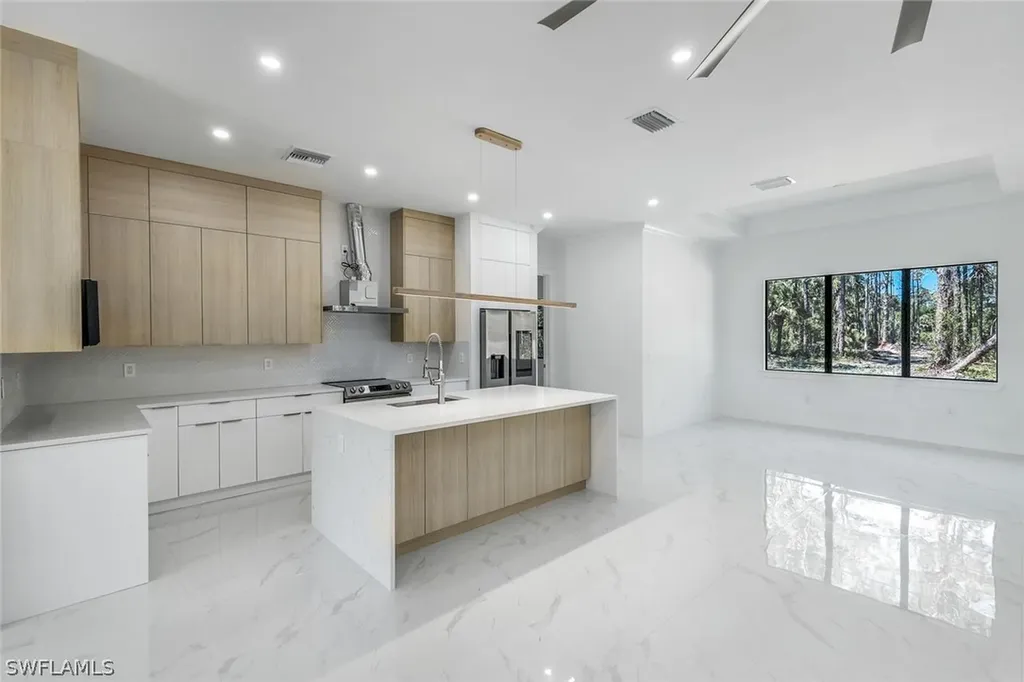 181 18th Avenue NW Naples FL 34120
