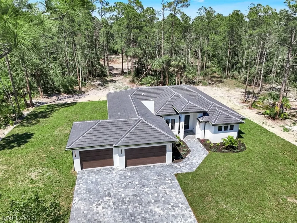 181 18th Avenue NW Naples FL 34120