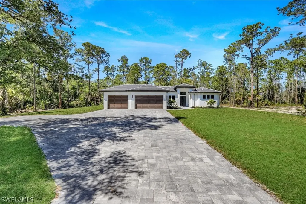 181 18th Avenue NW Naples FL 34120