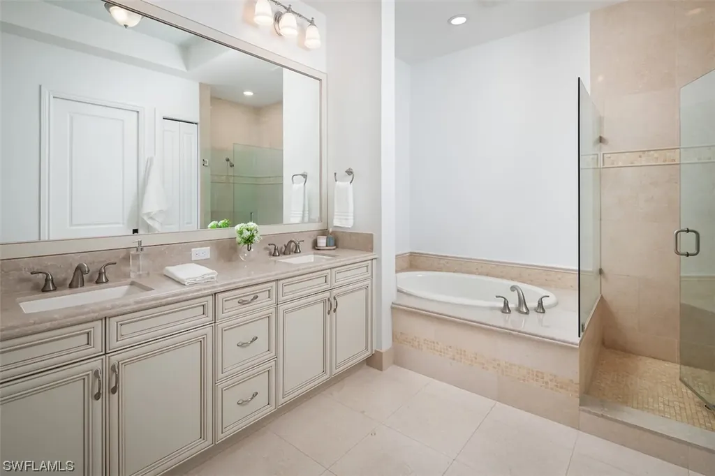 2313 Residence Circle Naples FL 34105