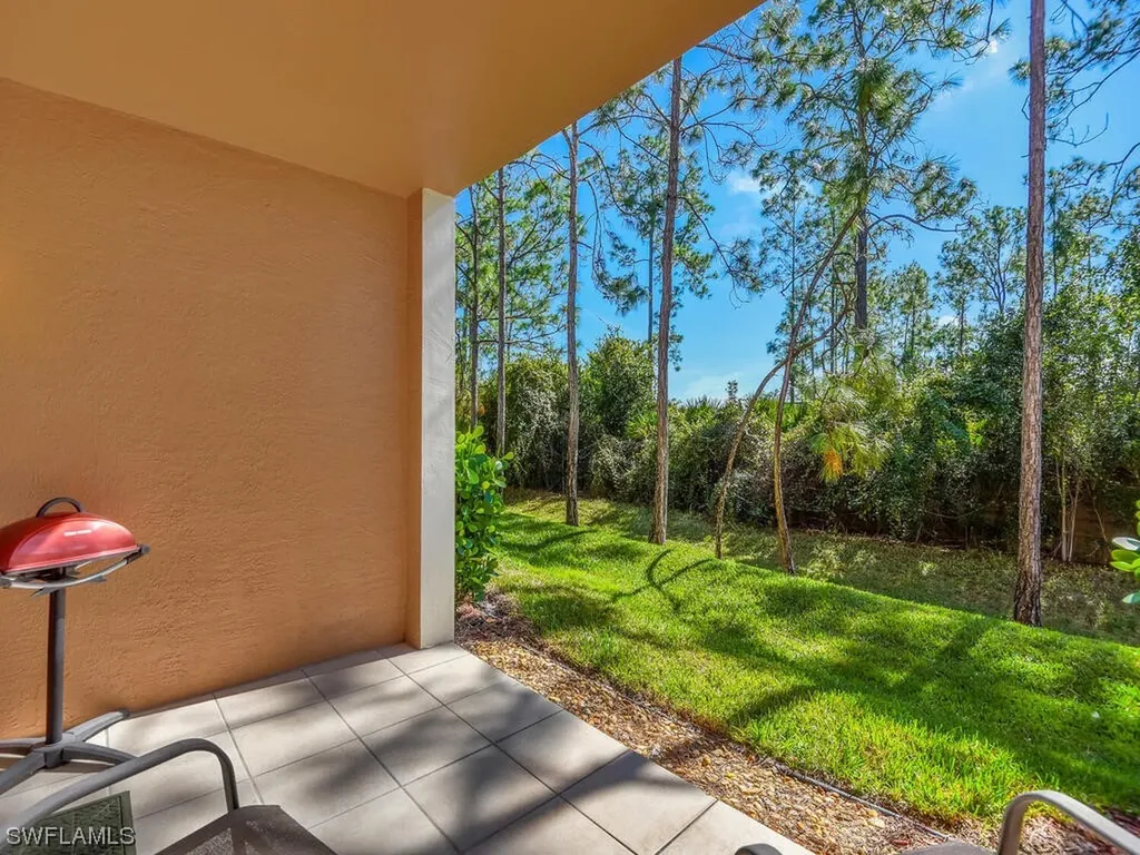 1160 Wildwood Lakes Boulevard Naples FL 34104