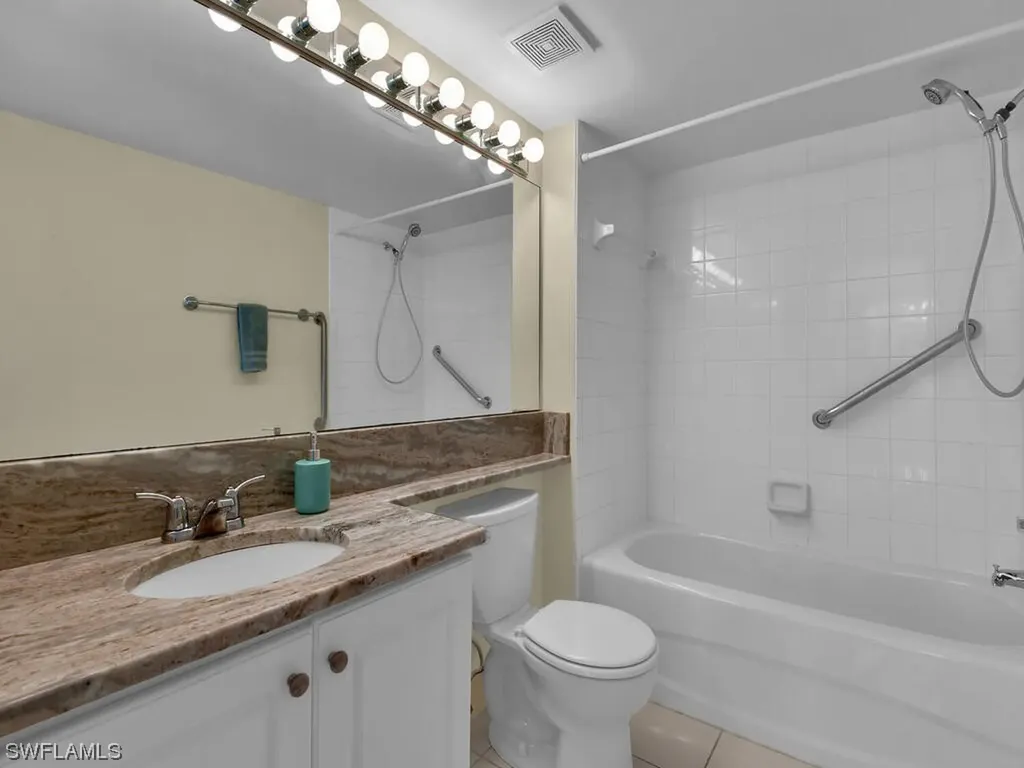 1160 Wildwood Lakes Boulevard Naples FL 34104