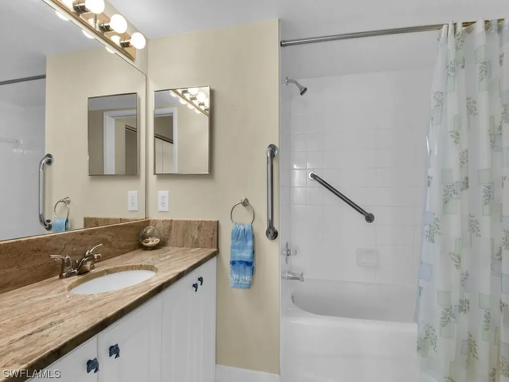 1160 Wildwood Lakes Boulevard Naples FL 34104