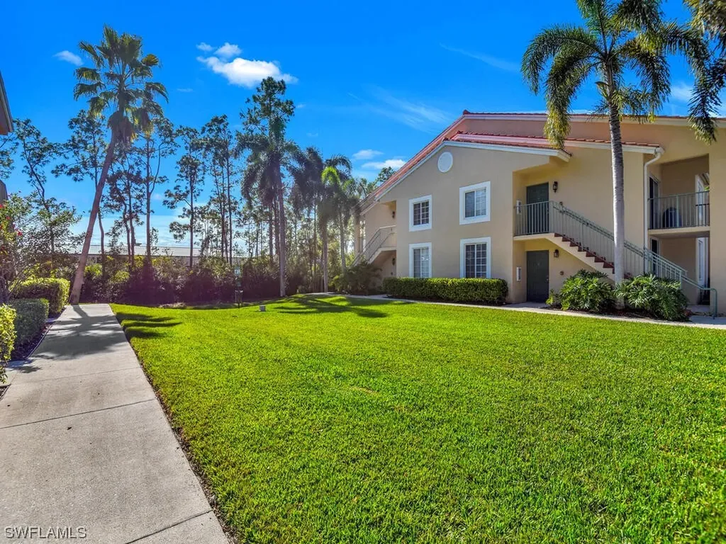 1160 Wildwood Lakes Boulevard Naples FL 34104