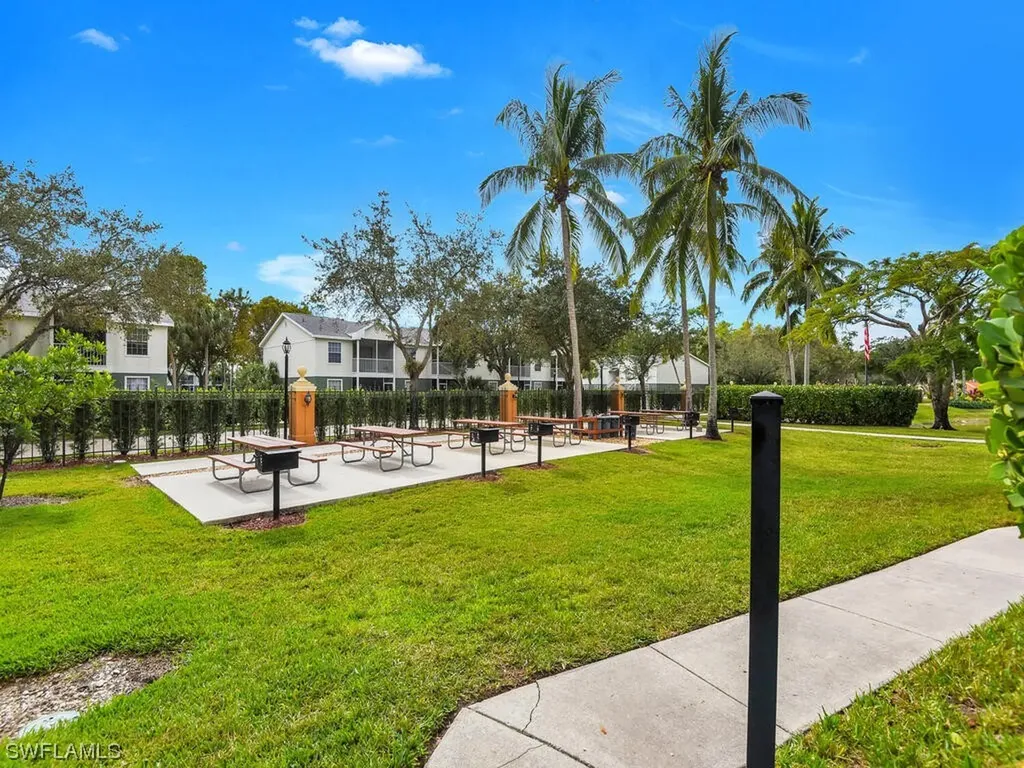 1160 Wildwood Lakes Boulevard Naples FL 34104