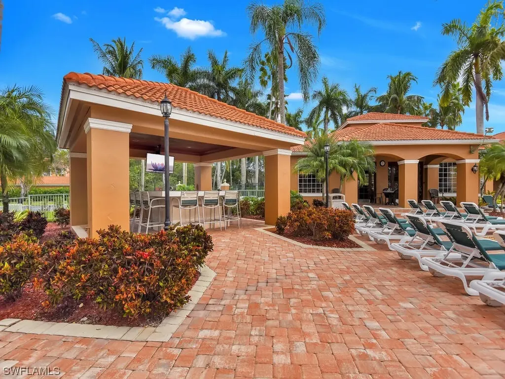 1160 Wildwood Lakes Boulevard Naples FL 34104