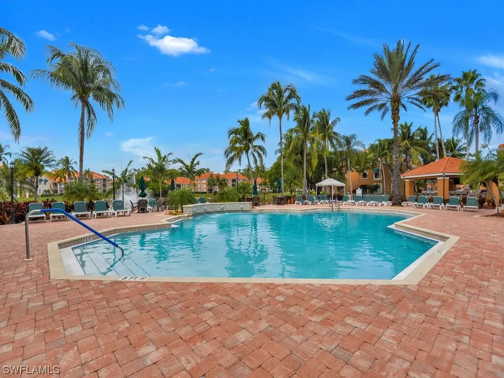 1160 Wildwood Lakes Boulevard Naples FL 34104
