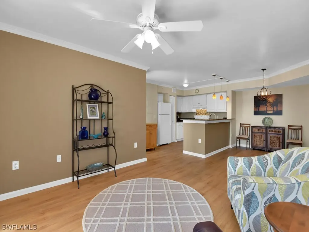 1160 Wildwood Lakes Boulevard Naples FL 34104