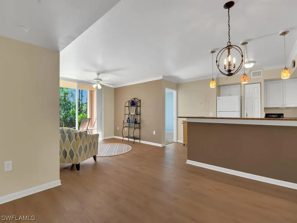 1160 Wildwood Lakes Boulevard Naples FL 34104