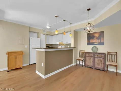 1160 Wildwood Lakes Boulevard Naples FL 34104
