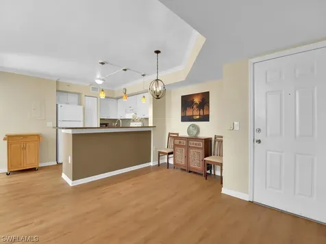 1160 Wildwood Lakes Boulevard Naples FL 34104