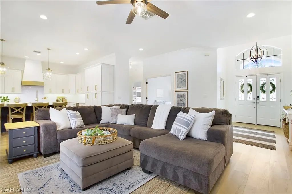 6550 Chestnut Circle Naples FL 34109
