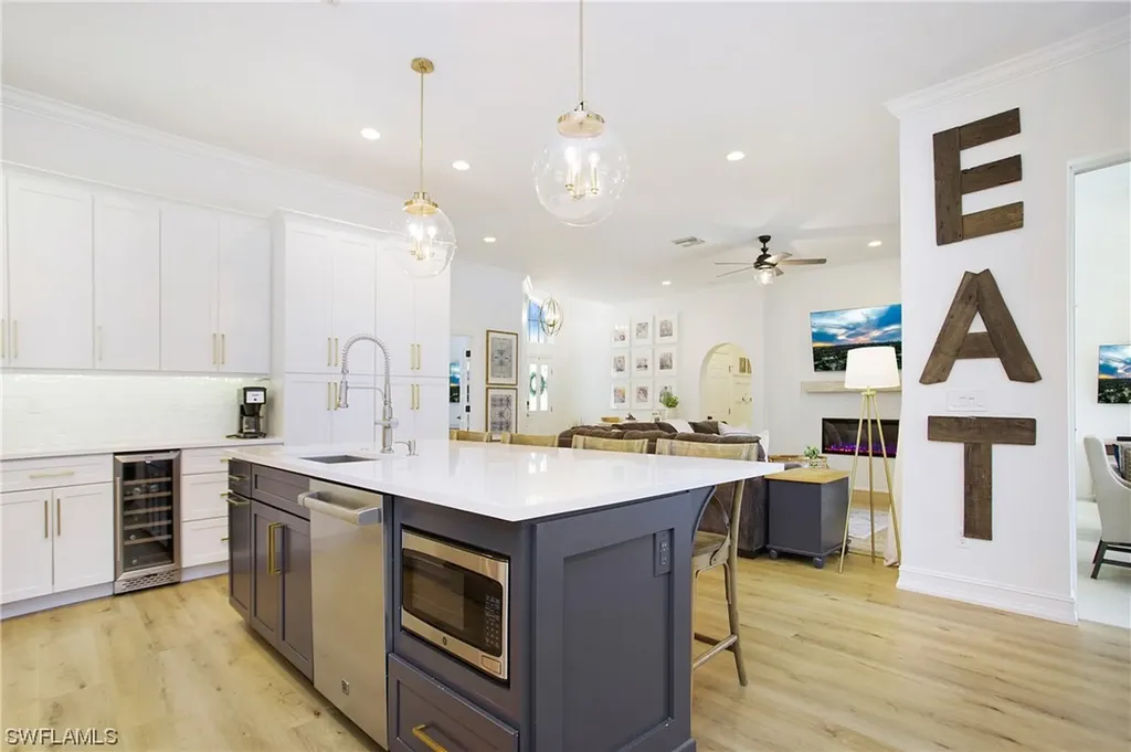 6550 Chestnut Circle Naples FL 34109
