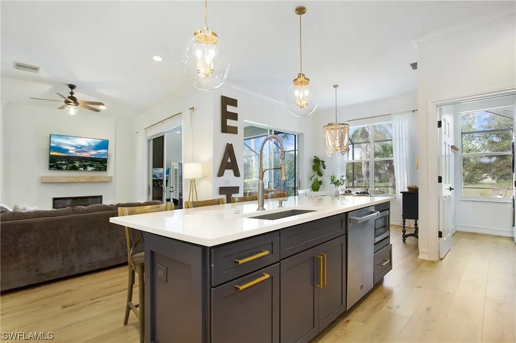 6550 Chestnut Circle Naples FL 34109
