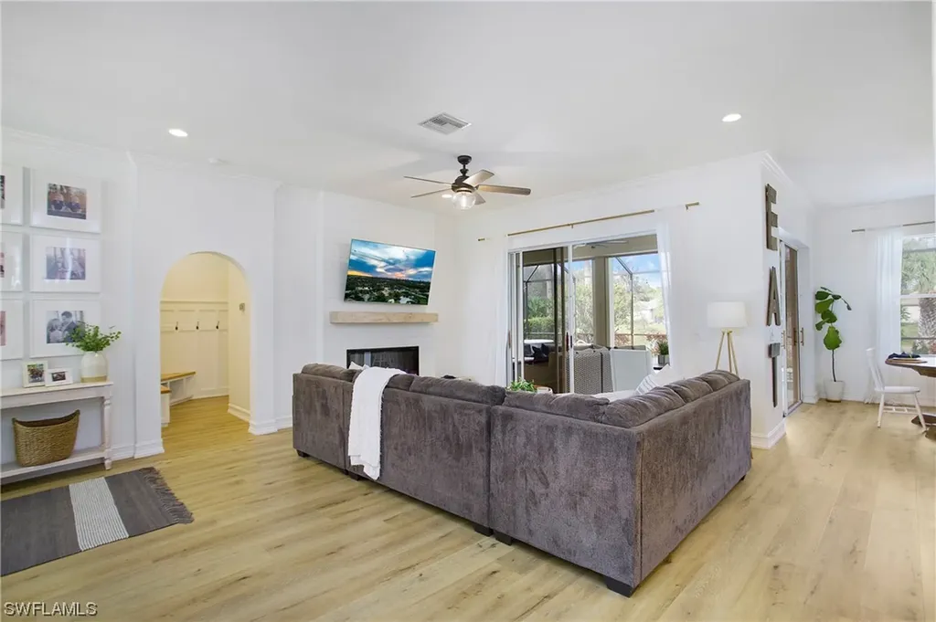 6550 Chestnut Circle Naples FL 34109