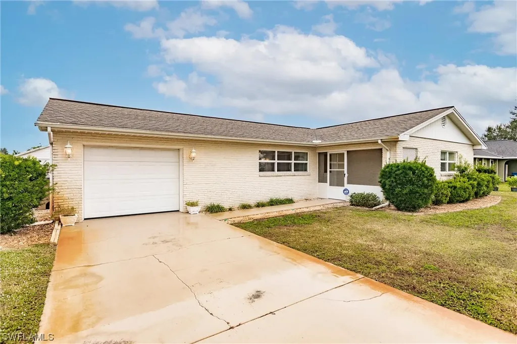 16 Sagewood Avenue Lehigh Acres FL 33936